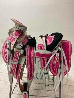 Nueva montura charra bordada