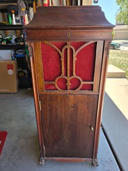 Old Edison record player
