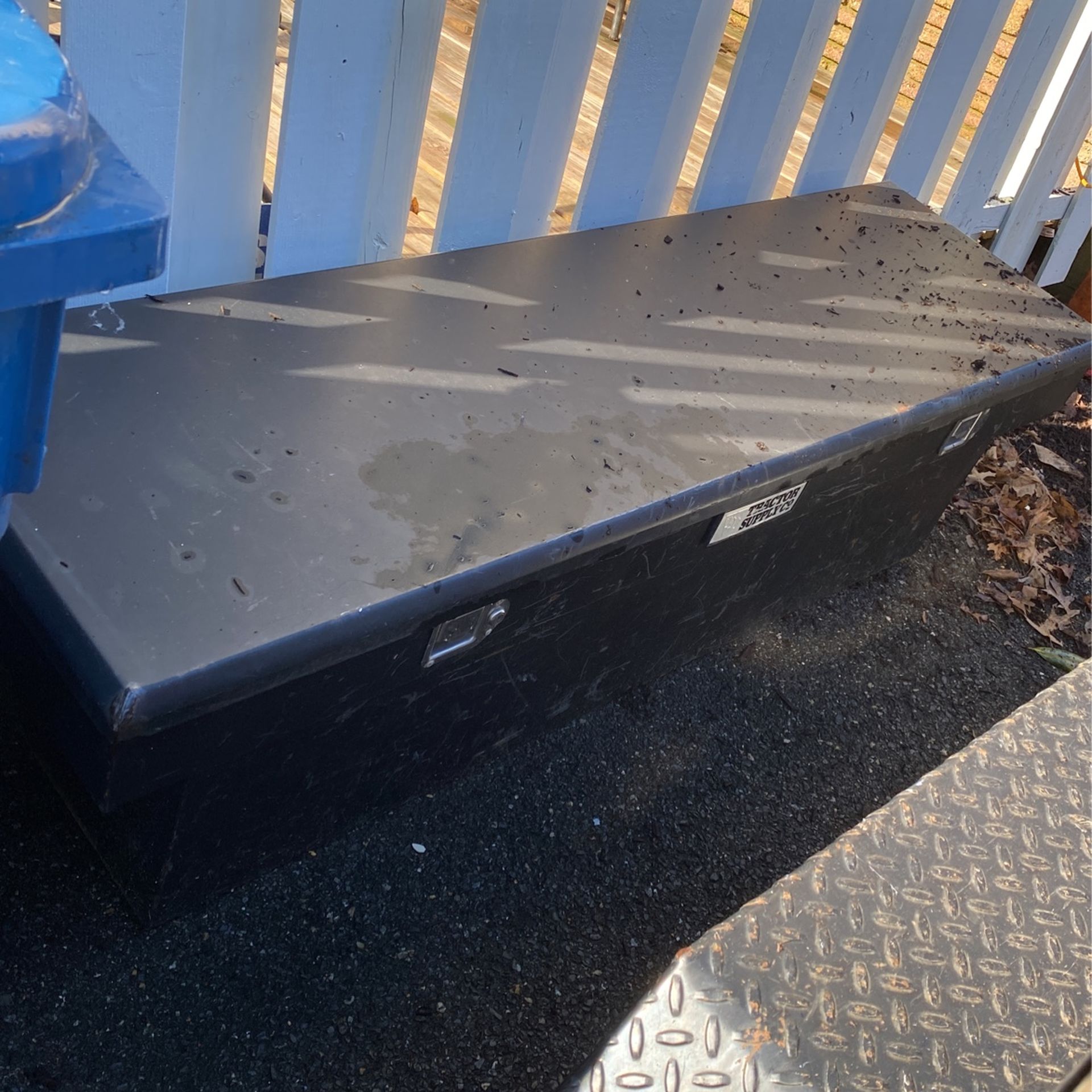 Tractor Suply ,Tool Box For Full Size Pick Up Truck
