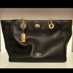 COACH TURN LOCK CHAIN TOTE