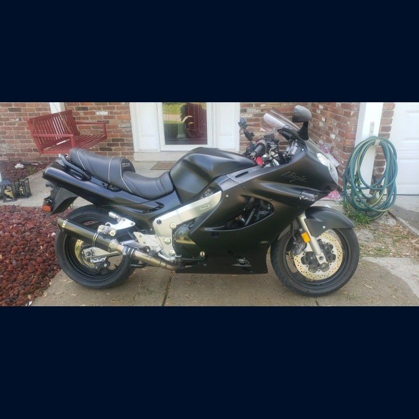 2003 Kawasaki Zx zzr1200 for Sale in Indianapolis, IN - OfferUp