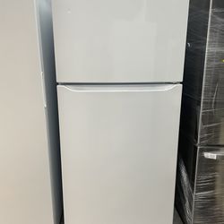 Lg 30” Wide Top Freezer Refrigerator In White 