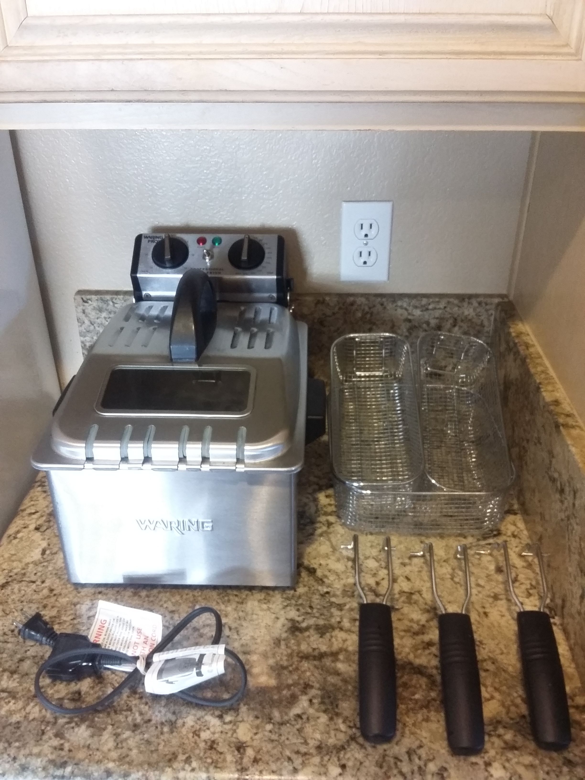 Waring Pro 1800 W professional deep fryer model DF250S3
