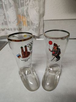 Set of boot mugs.