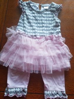 Baby outfit size 24 months