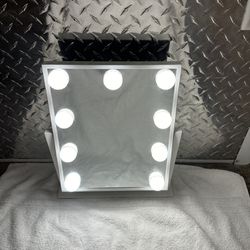 MakeUp Vanity Mirror With Lights