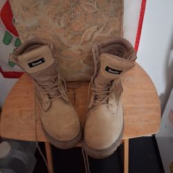 Size 11 Die hard work boots waterproof.