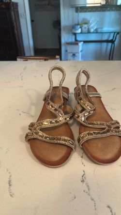 New sandals, size 7