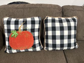 6 Pumpkin Throw Pillow