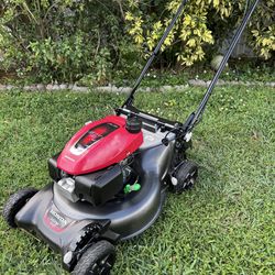 IMMEDIATELY AVAILABLE COUPLE TIMES USED SELF  PROPELLED HONDA HRN-216. /170cc. 21 in. 3-in-1 .WORKS FLAWLESSLY.  TWIN BLADES . VARIABLE SPEED WALK BEH