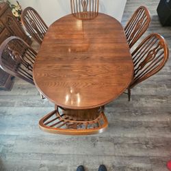 Dinning Room Table 2 Leaves 6 Chairs