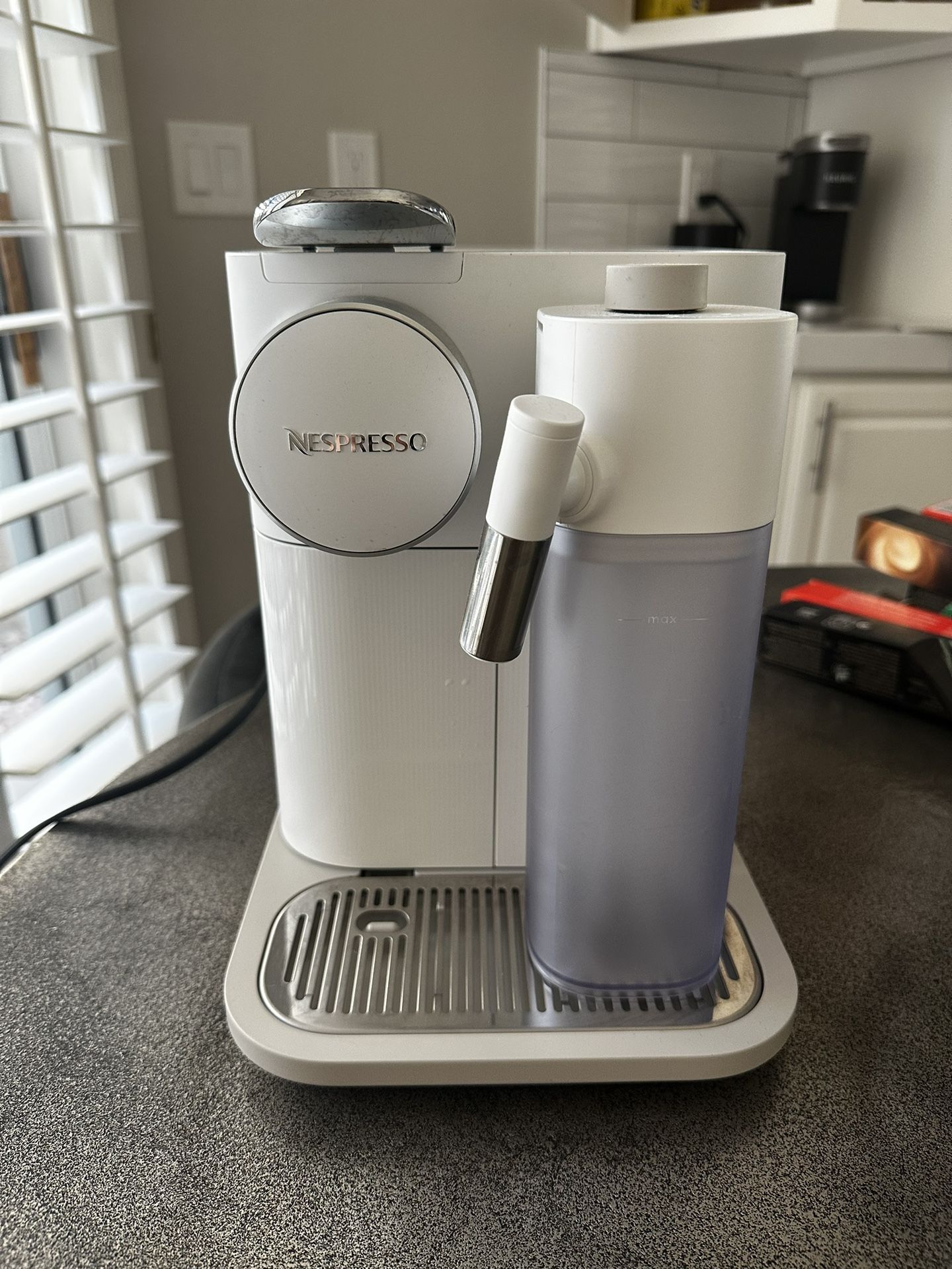 Nespresso Gran Lattissima White