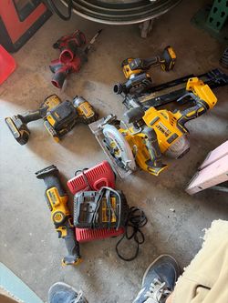 DeWalt Power Tool Set /Milwaukee tools and pack out