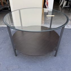 IKEA VITTSJÖ Coffee table, black-brown/glass Good Condition 