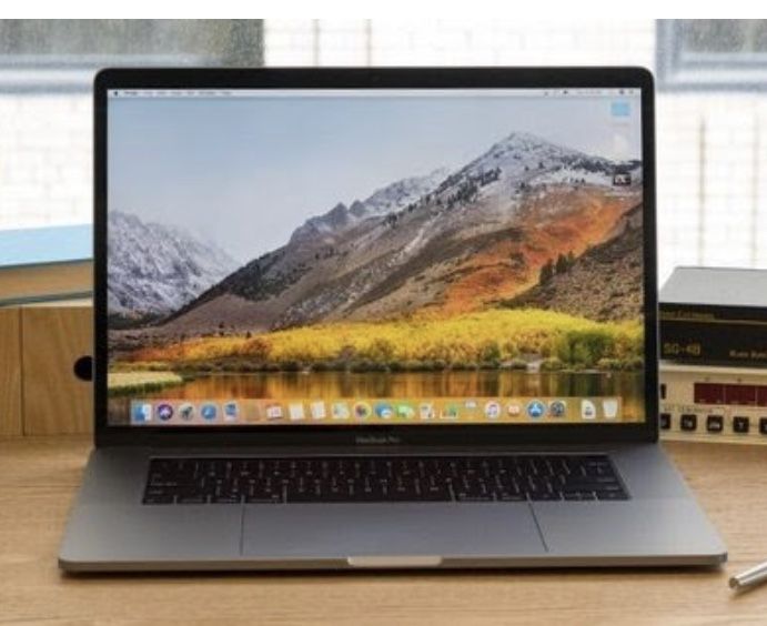 Apple McBook Pro (2018) - with box