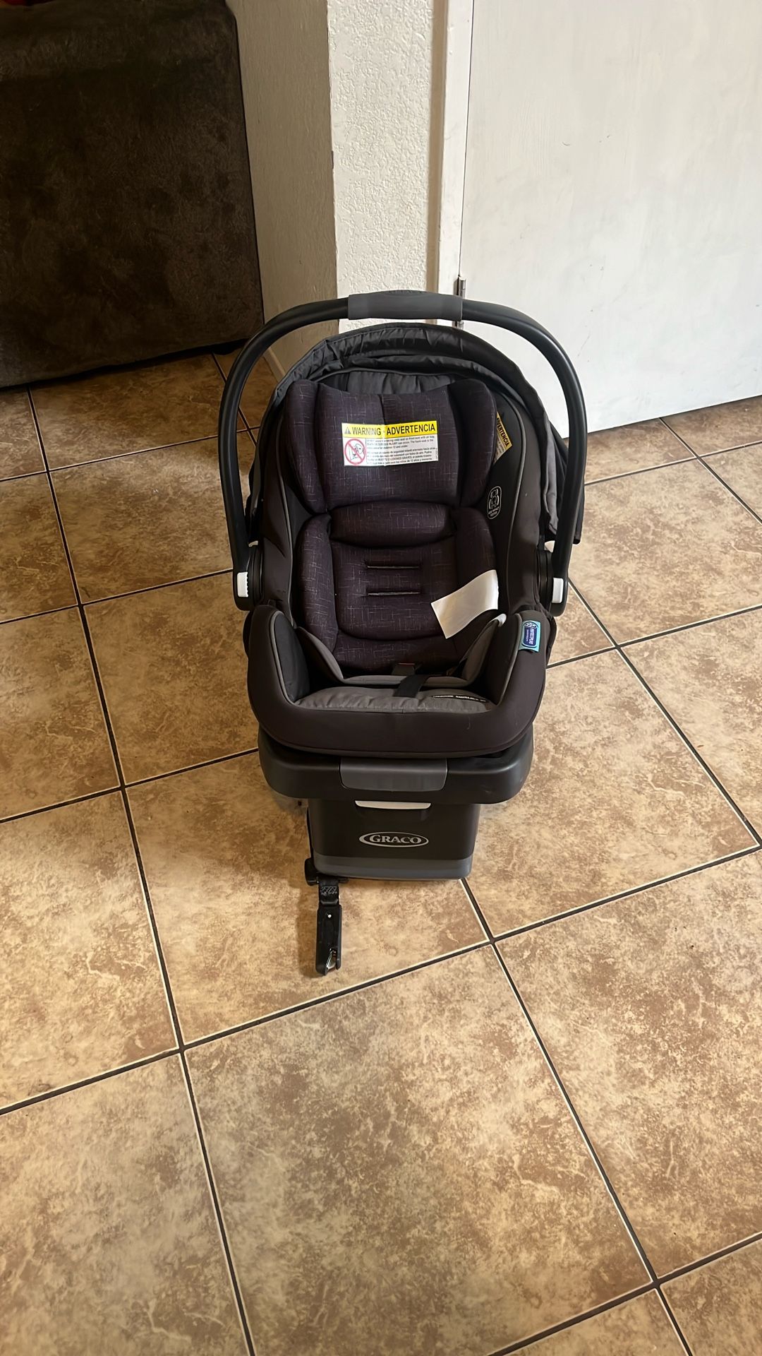 Graco Baby Car Seat/ Base