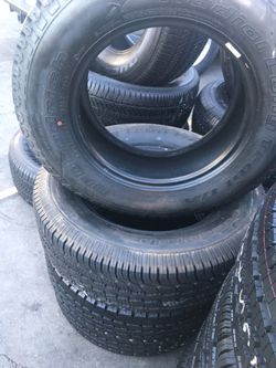 Set semi new BFGOODRICH 226/70/16