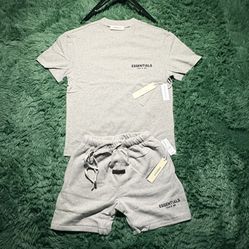 Essentials T-Shirt Set