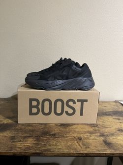 Yeezy 700 MNVM Triple Black