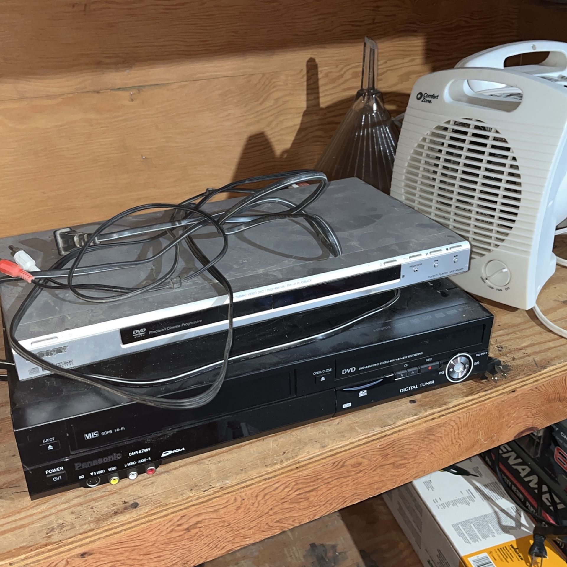 DVD/ Cassette Player