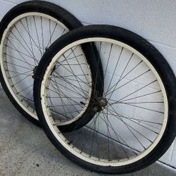 Vintage Schwinn, 40s, 1940, 50s , 1950 , Original Paint , 26” ,S-2 Rims, Spin Straight, Schwinn Hub, 26” Beach Cruiser Wheels,  Located In LaHabra 