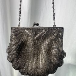 Vintage La Regale LTD Silver Beaded Sequin Clutch Evening Bag Clam Style Hong Kong Rare (50’s-60’s eta) (Rare Antique Collectable) 