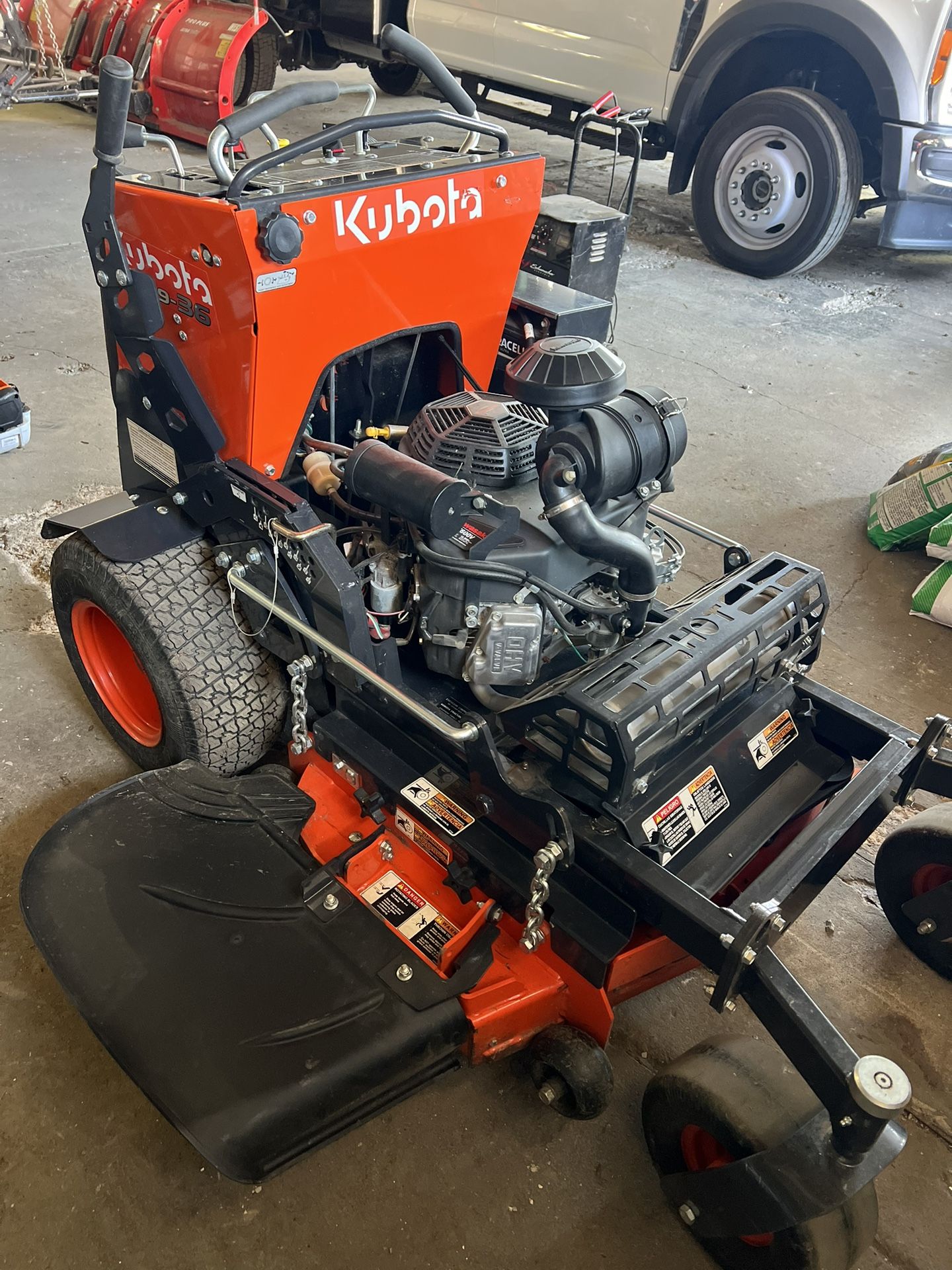 Kubota 36 nch