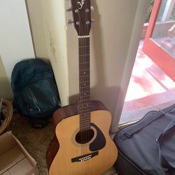 Yamaha F-310 Acoustic Guitar - Good Condition Thumbnail