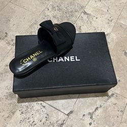 Chanel Slippers 