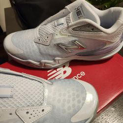 Brand New  Men's New Balance  Size 10