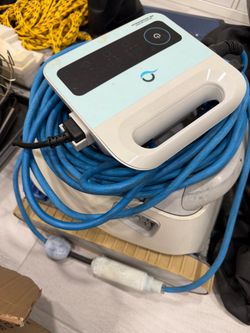 Pool vacuum