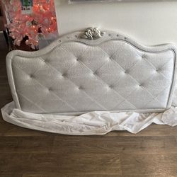 Full Size Headboard And Nightstand 