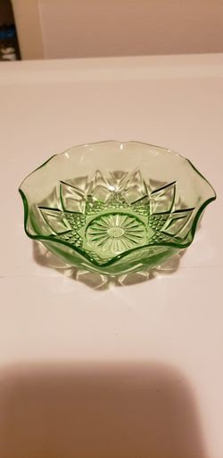 Vintage 1930s Hazel Atlas Diamond Arches Green Vaseline Glass with Rippled Edges.