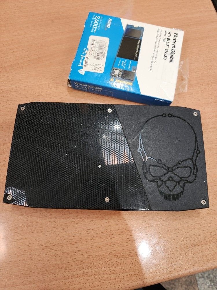 Intel Nuc mini PC I7 6TH GEN 32 GB Ram 1 TB MV.2 SSD