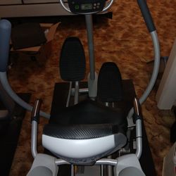 Octane Fitness Xride Recumbent Elipticle