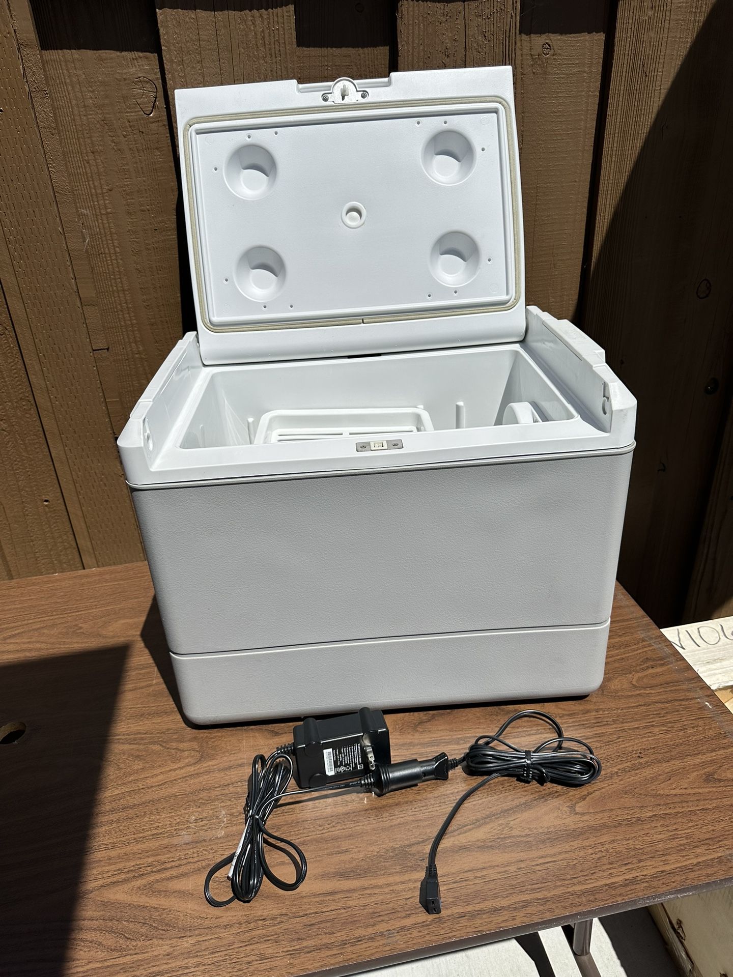 Coleman Iceless Cooler/ Warmer 12 Volt Car Plug Or 110 Volt Wall Adapter