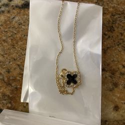 Necklace + Earrings Set 