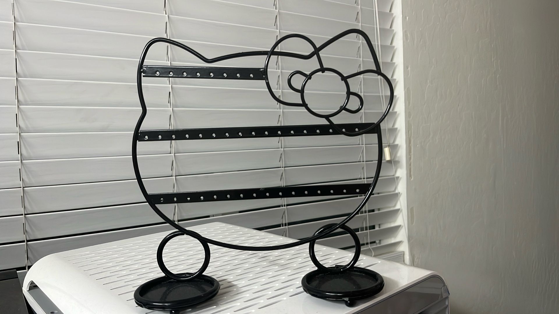 Hello Kitty Earring Rack 