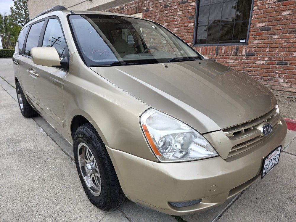 2008 KIA Sedona