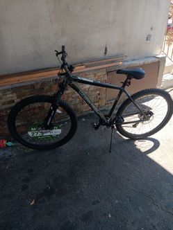 OZARK TRAIL  27.5 BIKE