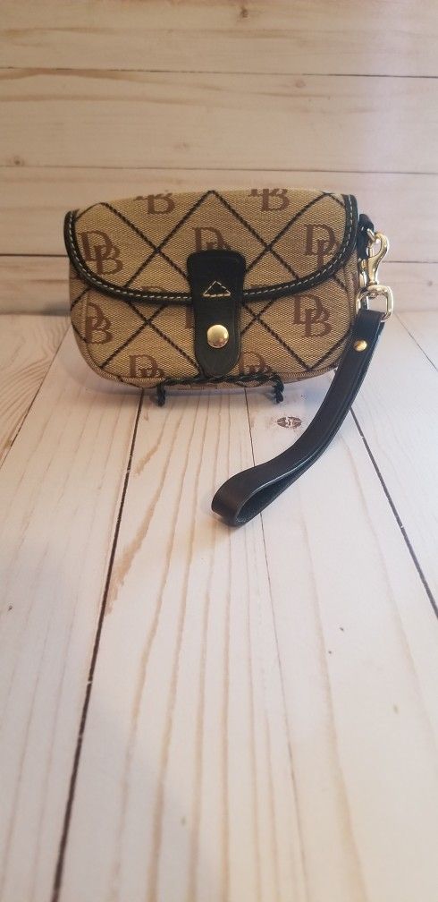 Dooney & Bourke 