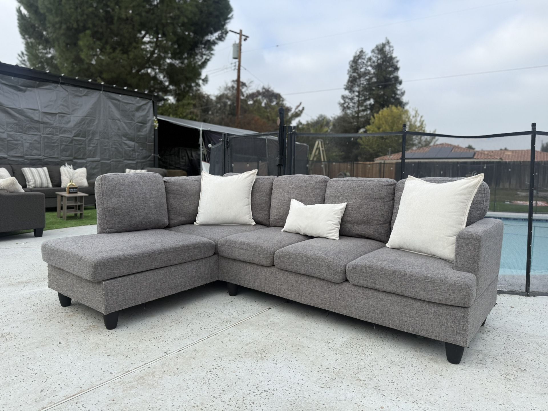 Small Gray Sectional Couch 🎁 Holiday Deal: FREE Delivery Locally !
