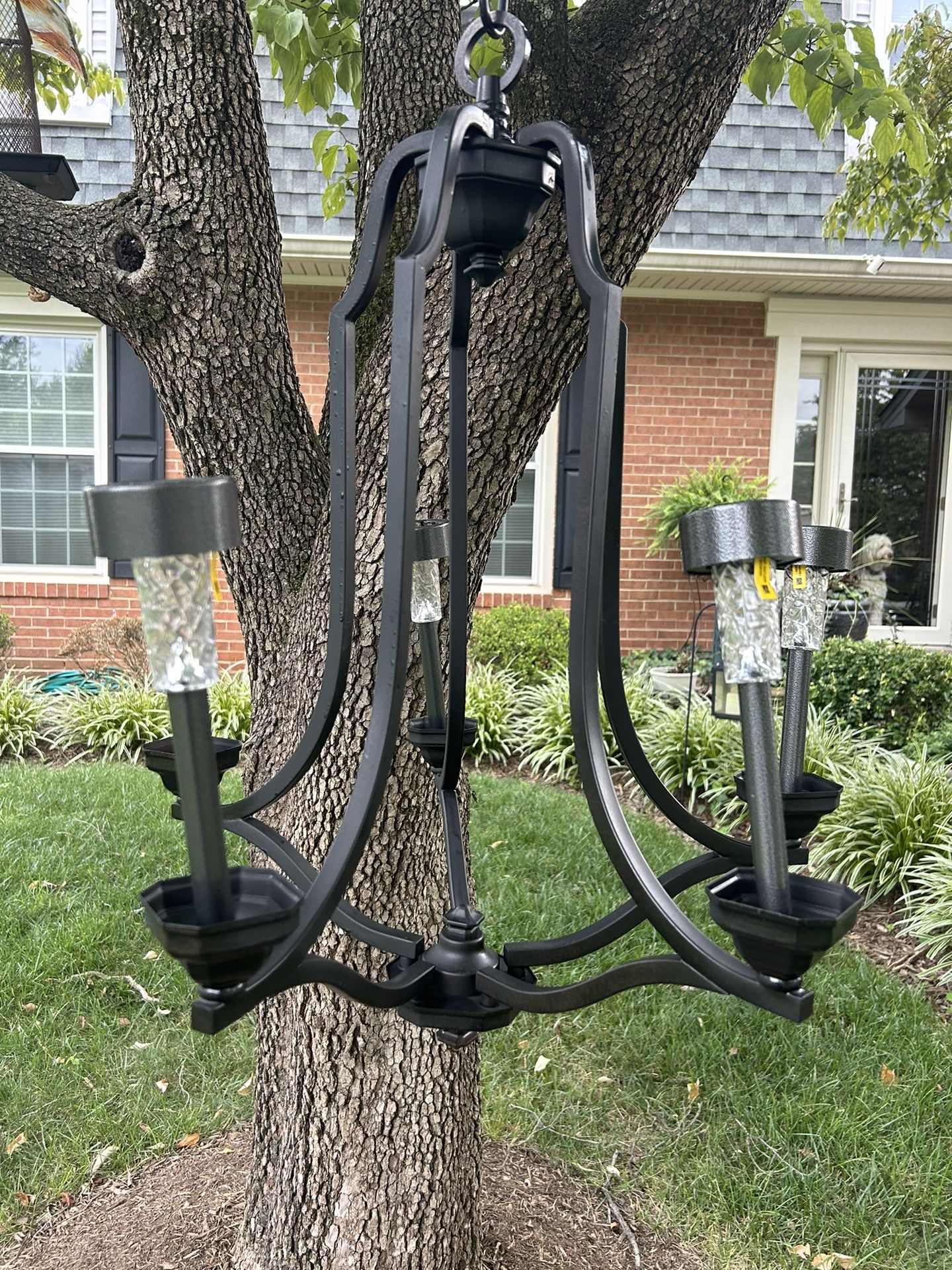 Curvy 5 Solar Light Outdoor Chandelier