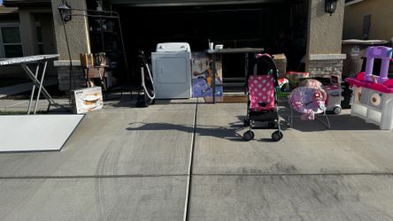 Yard Sale in Sanger!