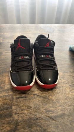 Jordan Bred 11s size 1 youth