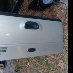 Explorer Sport TRAC XLT TAILGATE FOR  2003