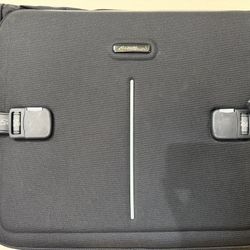 Eddie Bauer Travel Luggage For Suits And Dresses Like New 