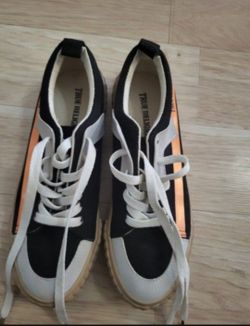 True Religión Shoes.