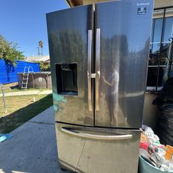 Refrigerator  Gratis 