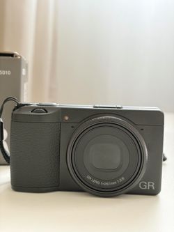 Ricoh GR IIIx HDF Camera - LIKE NEW